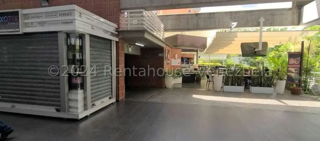 Local Comercial en Alquiler en Colinas de Valle Arriba, Distrito Metropolitano - 4