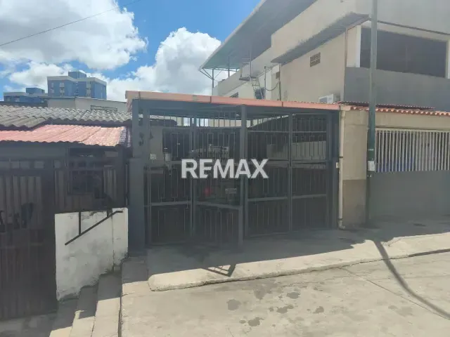 CÓMODA CASA EN VENTA EN LAS VEREDAS DE COCHE
