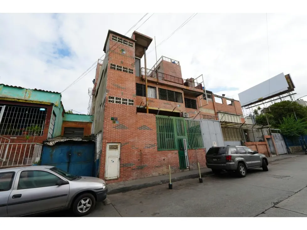 Edificio Industrial y fondo de Comercio En Venta Urb. Los Rosales