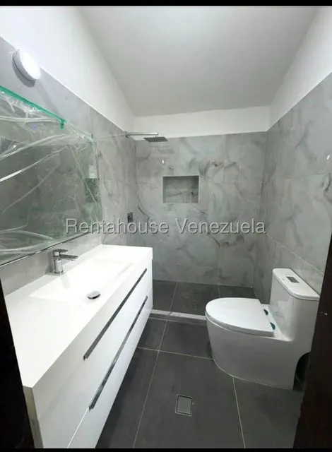 Casa (Duplex) en Venta en Oripoto, Distrito Metropolitano - 14