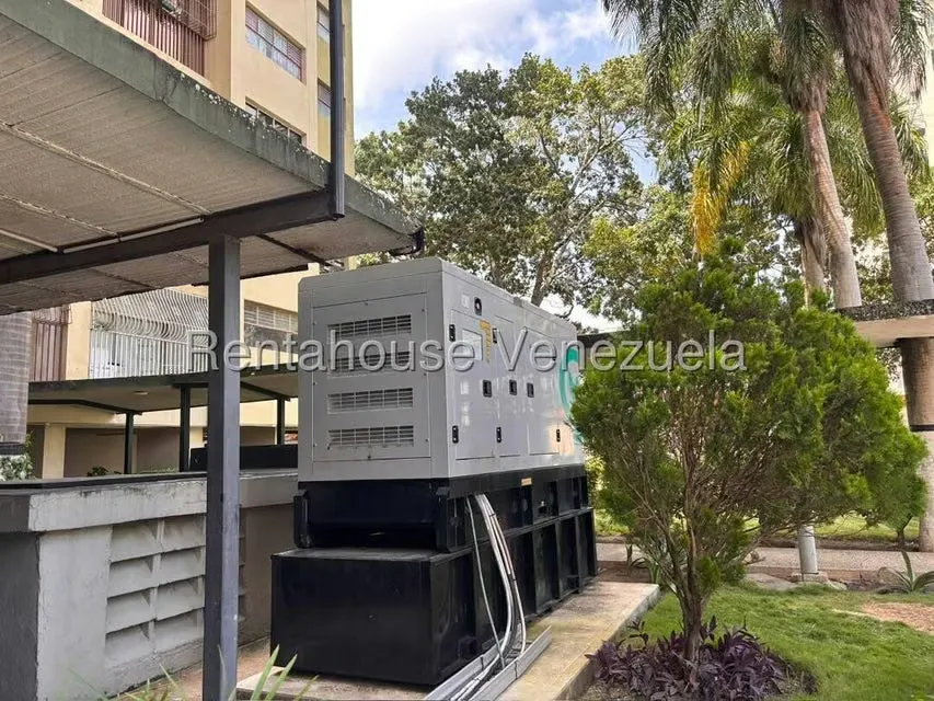 Apartamento (1 Nivel) en Alquiler en Zona Este, Lara - 18