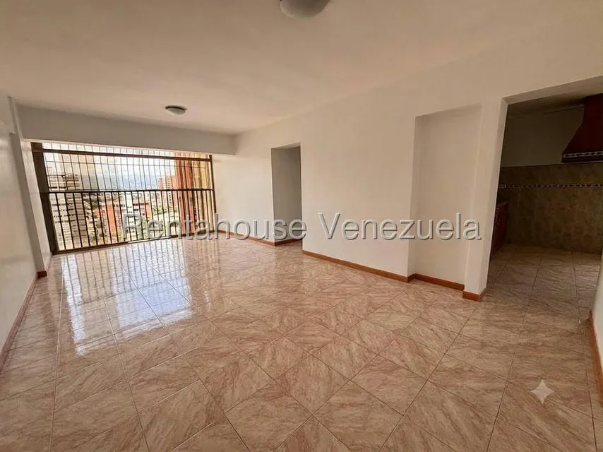Apartamento (1 Nivel) en Alquiler en Zona Este, Lara - 3