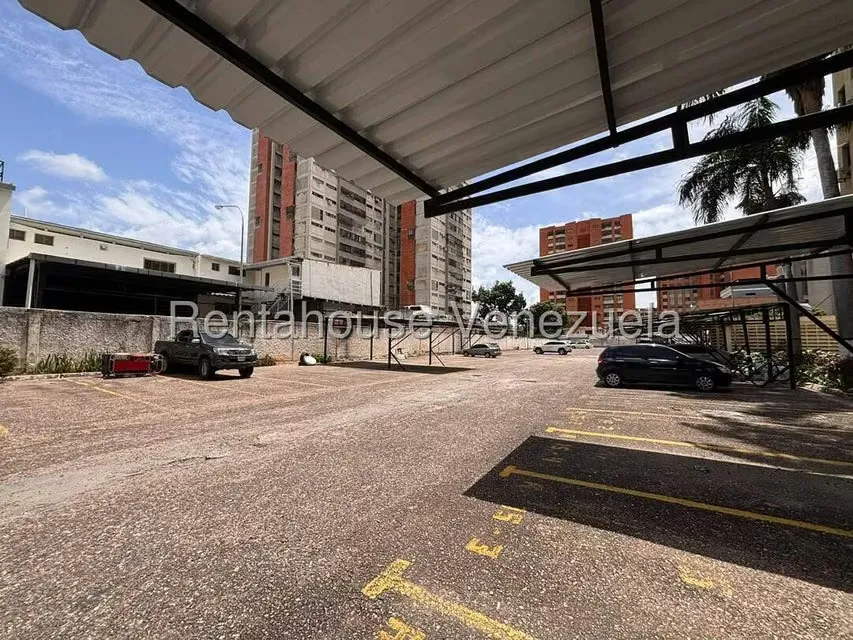 Apartamento (1 Nivel) en Alquiler en Zona Este, Lara - 21
