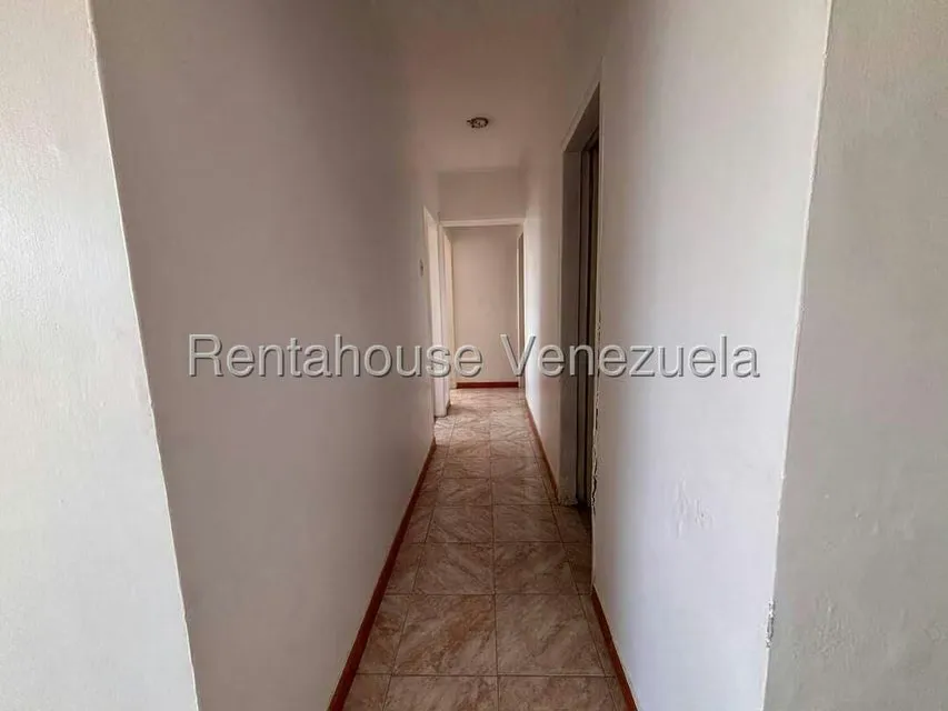 Apartamento (1 Nivel) en Alquiler en Zona Este, Lara - 6
