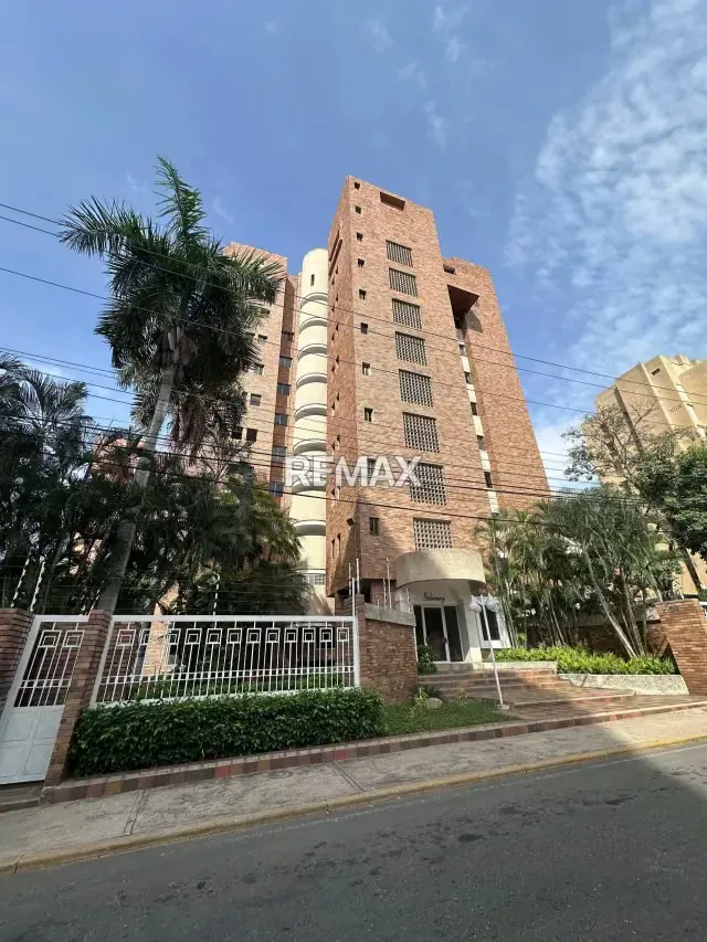 Apto en la lago edifcio Siboaney